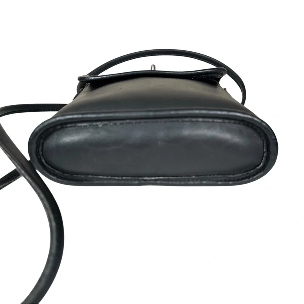 COACH Vintage #9049 Tango Flap Leather Crossbody Bag in black - Picture 9 of 16